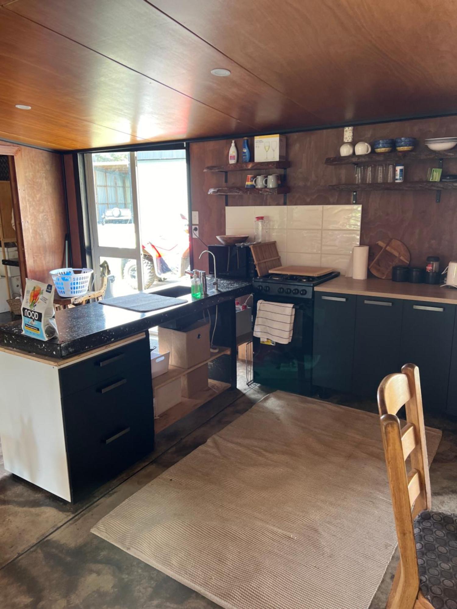 Self Contained Open Shed Space Wainui  Luaran gambar