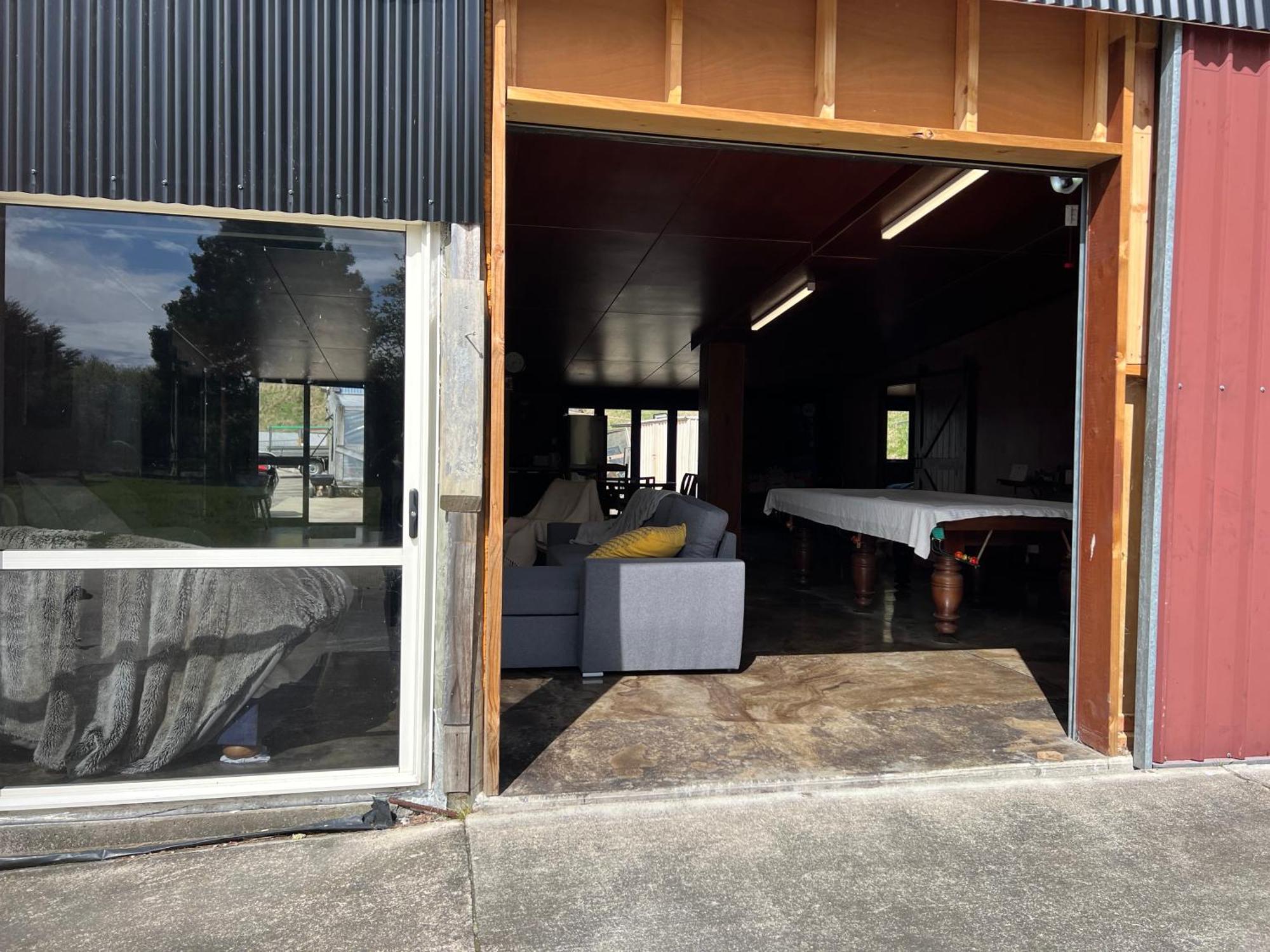 Self Contained Open Shed Space Wainui  Luaran gambar